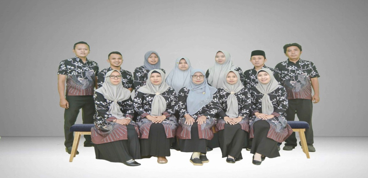 KELUARGA BESAR SD NEGERI 4 PATOKAN
