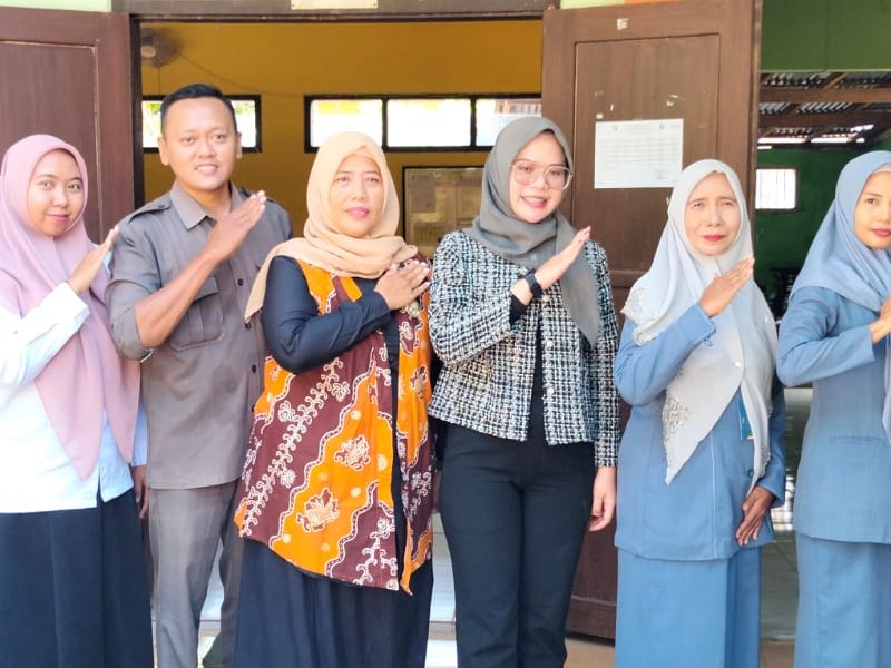 Sosialisasi MBG ( Makan Bergizi ) Untuk Anak Sekolah Dasar Oleh Ibu Bupati Situbondo Mbak Una